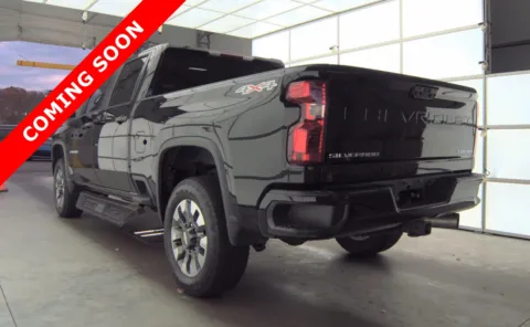 More photos of 2022 Chevrolet Silverado 2500HD Custom at Auto Boutique Ohio, OH