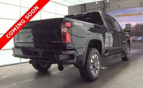 More photos of 2022 Chevrolet Silverado 2500HD Custom at Auto Boutique Ohio, OH