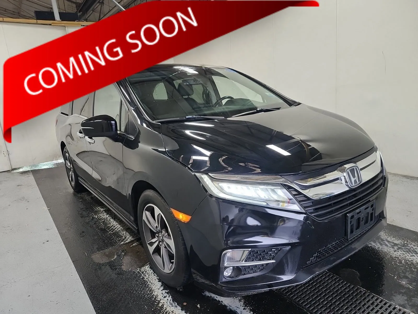 Black 2018 Honda Odyssey Touring for sale in Columbus, OH