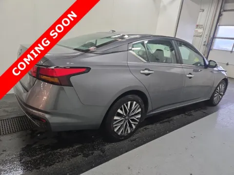 More photos of 2024 Nissan Altima 2.5 SV at Auto Boutique Ohio, OH