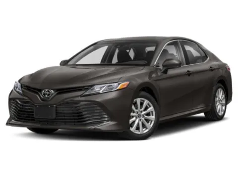 Red 2018 Toyota Camry LE for sale in Columbus, OH