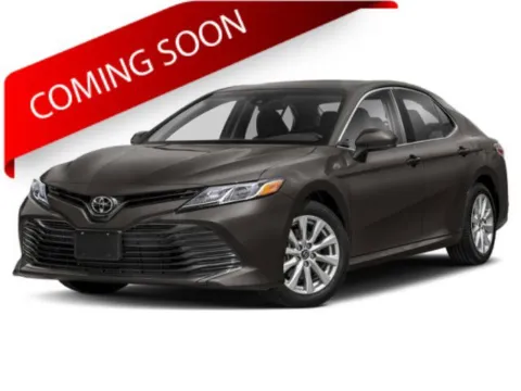 Red 2018 Toyota Camry LE for sale in Columbus, OH