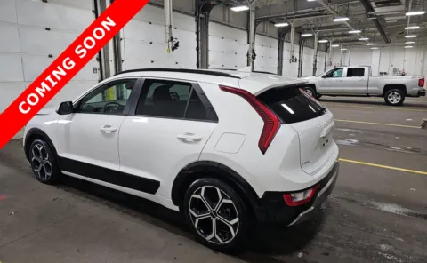 More photos of 2023 Kia Niro EX Touring at Auto Boutique Ohio, OH