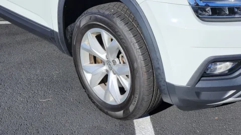 More photos of 2020 Volkswagen Atlas 2.0T SE at Auto Boutique Ohio, OH