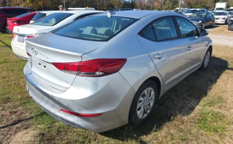 More photos of 2017 Hyundai Elantra SE at Auto Boutique Ohio, OH