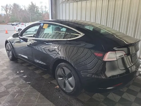 More photos of 2019 Tesla Model 3 Standard Range at Auto Boutique Ohio, OH
