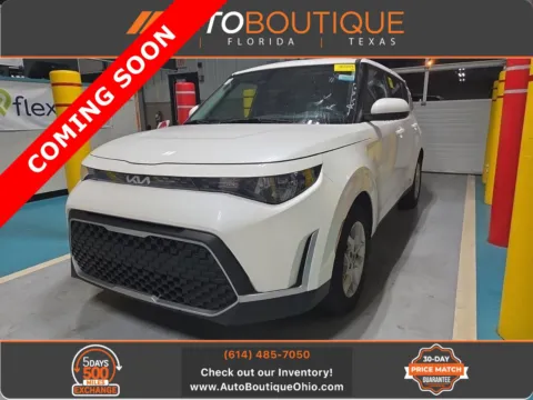 White 2024 Kia Soul LX for sale in Columbus, OH