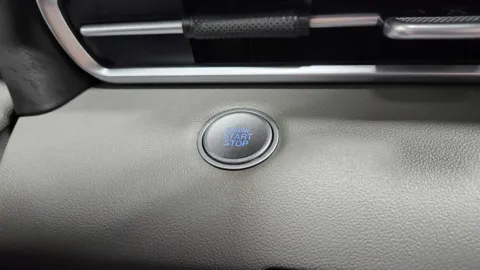More photos of 2021 Hyundai Elantra SEL at Auto Boutique Ohio, OH