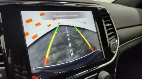 More photos of 2021 Jeep Grand Cherokee Limited at Auto Boutique Ohio, OH