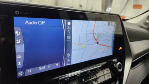 More photos of 2021 Toyota Highlander Hybrid Platinum at Auto Boutique Ohio, OH