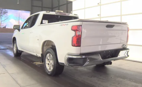 More photos of 2020 Chevrolet Silverado 1500 LT at Auto Boutique Ohio, OH