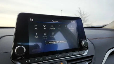 More photos of 2022 Nissan Altima 2.5 SR at Auto Boutique Ohio, OH