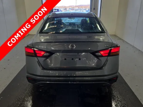 More photos of 2022 Nissan Altima 2.5 SR at Auto Boutique Ohio, OH