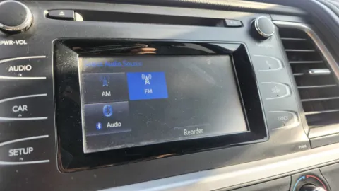 More photos of 2019 Toyota Highlander LE at Auto Boutique Ohio, OH