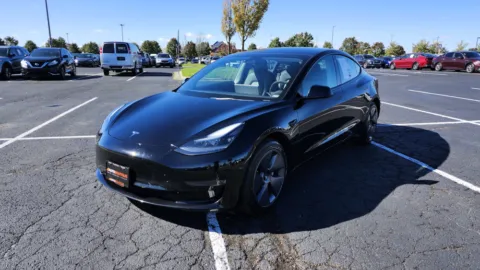 More photos of 2022 Tesla Model 3 at Auto Boutique Ohio, OH