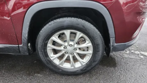 More photos of 2019 Jeep Cherokee Latitude at Auto Boutique Ohio, OH