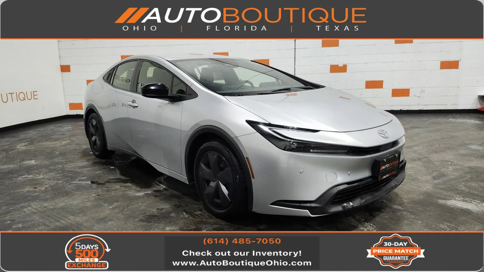 2024 Toyota Prius LE's photo