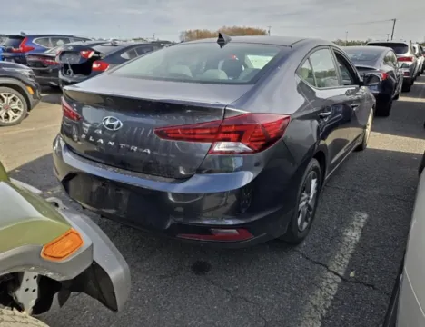 More photos of 2020 Hyundai Elantra SEL at Auto Boutique Ohio, OH
