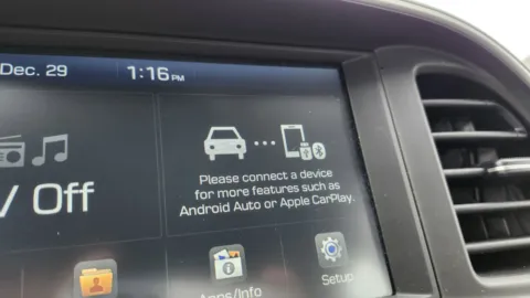 More photos of 2020 Hyundai Elantra SEL at Auto Boutique Ohio, OH