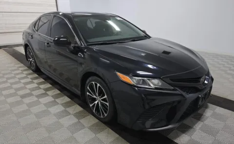 Another view of 2020 Toyota Camry SE for sale in Columbus, OH at Auto Boutique Ohio