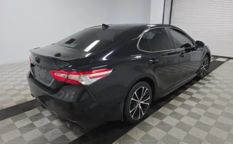 More photos of 2020 Toyota Camry SE at Auto Boutique Ohio, OH