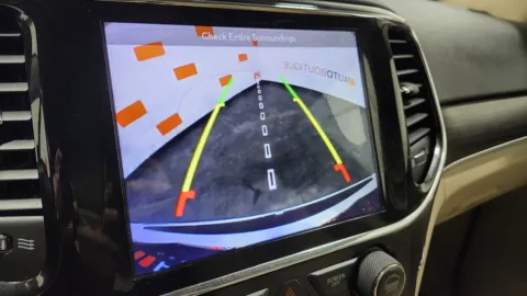 More photos of 2019 Jeep Grand Cherokee Limited at Auto Boutique Ohio, OH