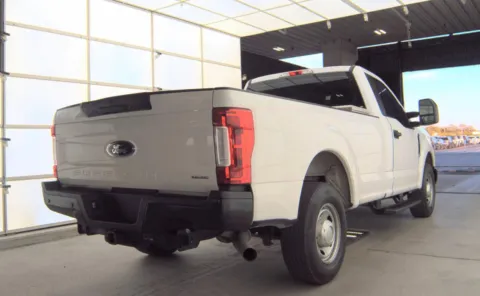 More photos of 2018 Ford Super Duty F-250 SRW XL at Auto Boutique Ohio, OH