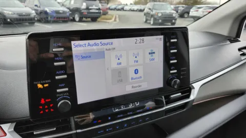 More photos of 2024 Toyota Sienna LE at Auto Boutique Ohio, OH