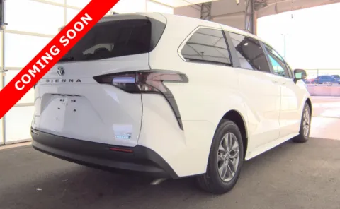 More photos of 2024 Toyota Sienna LE at Auto Boutique Ohio, OH