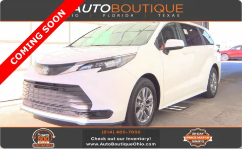 White 2024 Toyota Sienna LE for sale in Columbus, OH