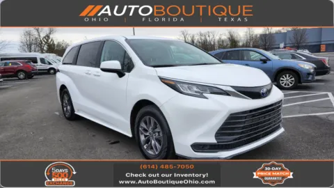White 2024 Toyota Sienna LE for sale in Columbus, OH