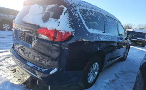 More photos of 2018 Chrysler Pacifica Touring L at Auto Boutique Ohio, OH