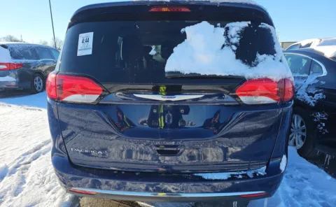 More photos of 2018 Chrysler Pacifica Touring L at Auto Boutique Ohio, OH