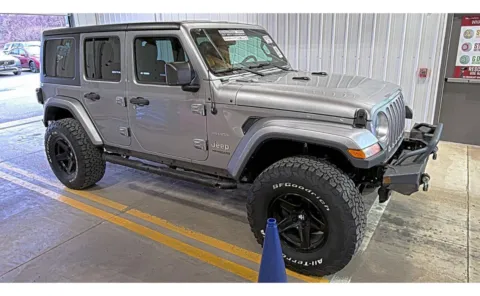 Another view of 2018 Jeep Wrangler Unlimited Sahara for sale in Columbus, OH at Auto Boutique Ohio