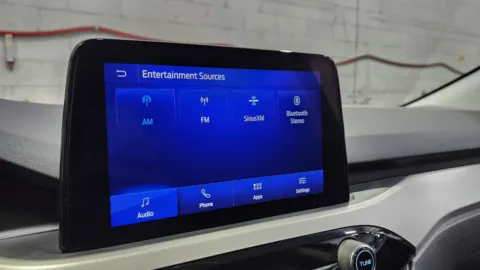 More photos of 2022 Ford Escape SE Hybrid at Auto Boutique Ohio, OH