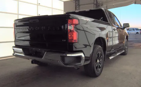 Another view of 2020 Chevrolet Silverado 1500 LT for sale in Columbus, OH at Auto Boutique Ohio