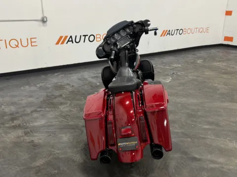 More photos of 2017 Harley-Davidson Street Glide CVO Street Glide at Auto Boutique Ohio, OH