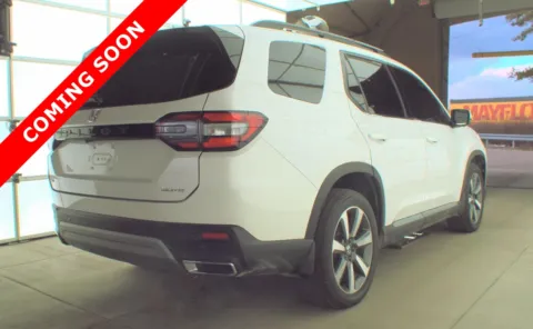 More photos of 2023 Honda Pilot Elite at Auto Boutique Ohio, OH