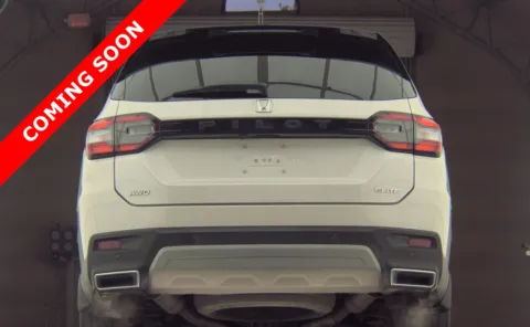 More photos of 2023 Honda Pilot Elite at Auto Boutique Ohio, OH