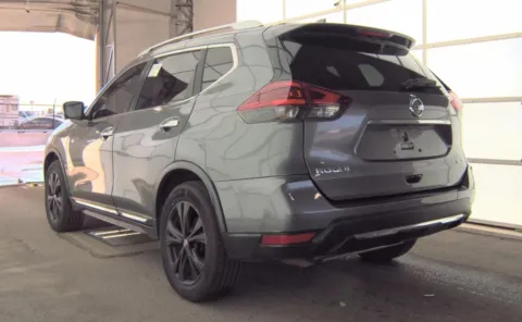 More photos of 2018 Nissan Rogue SL at Auto Boutique Ohio, OH