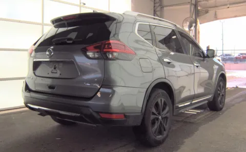 More photos of 2018 Nissan Rogue SL at Auto Boutique Ohio, OH