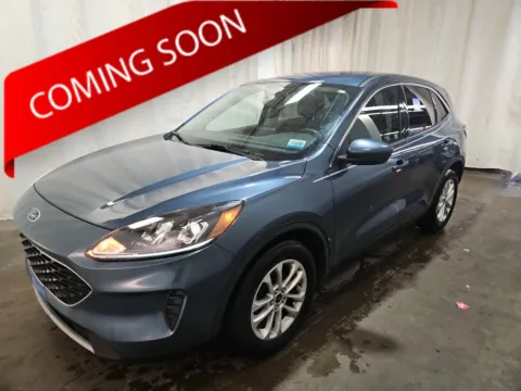 Blue 2020 Ford Escape SE for sale in Columbus, OH