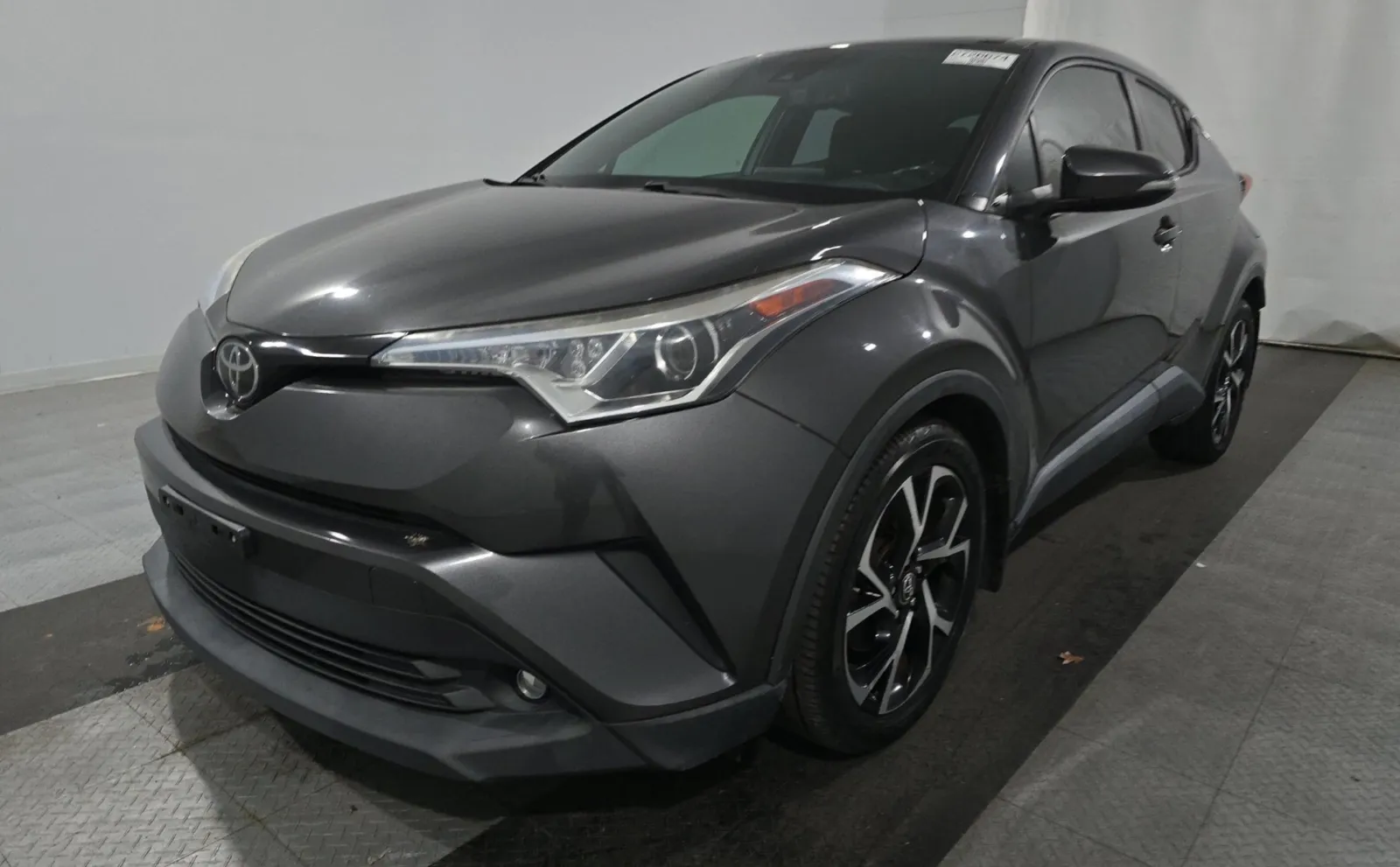 2018 Toyota C-HR XLE's photo
