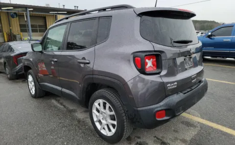 More photos of 2020 Jeep Renegade Latitude at Auto Boutique Ohio, OH