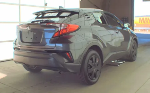 More photos of 2020 Toyota C-HR LE at Auto Boutique Ohio, OH