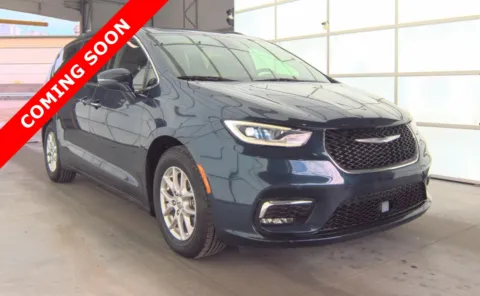 Another view of 2021 Chrysler Pacifica Touring L for sale in Columbus, OH at Auto Boutique Ohio
