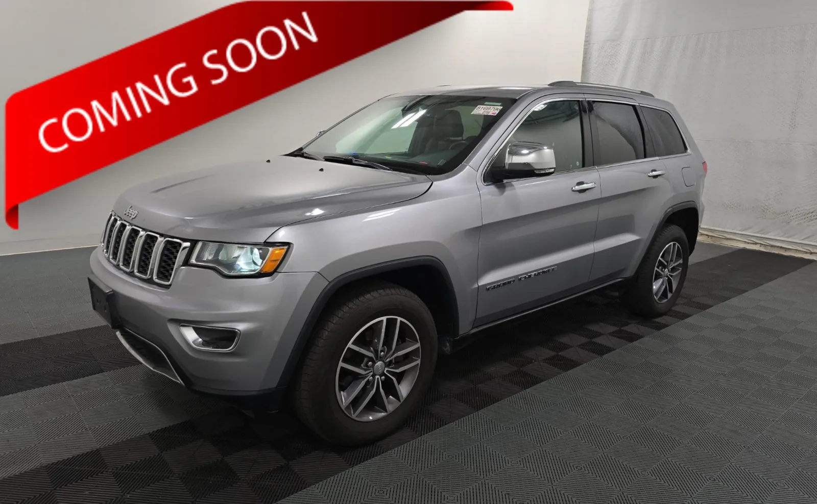 Silver 2018 Jeep Grand Cherokee Limited for sale in Columbus, OH