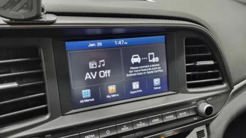 More photos of 2020 Hyundai Elantra SEL at Auto Boutique Ohio, OH