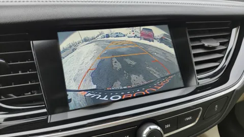 More photos of 2018 Buick Regal Sportback Essence at Auto Boutique Ohio, OH