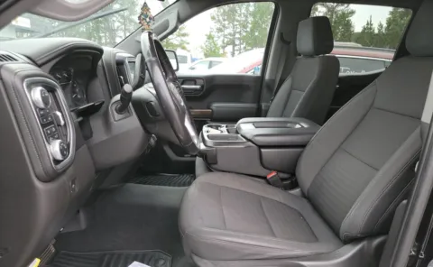 More photos of 2020 GMC Sierra 1500 Elevation at Auto Boutique Ohio, OH